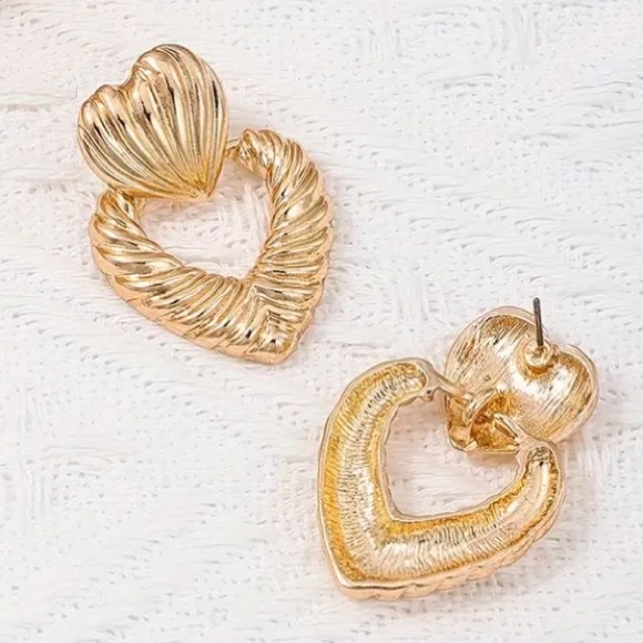 Textured Double Heart Gold Toned Stud Earrings - Picture 3 of 3